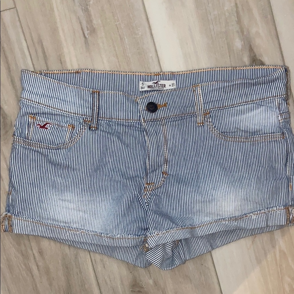Hollister Women's Blue Striped Shorts